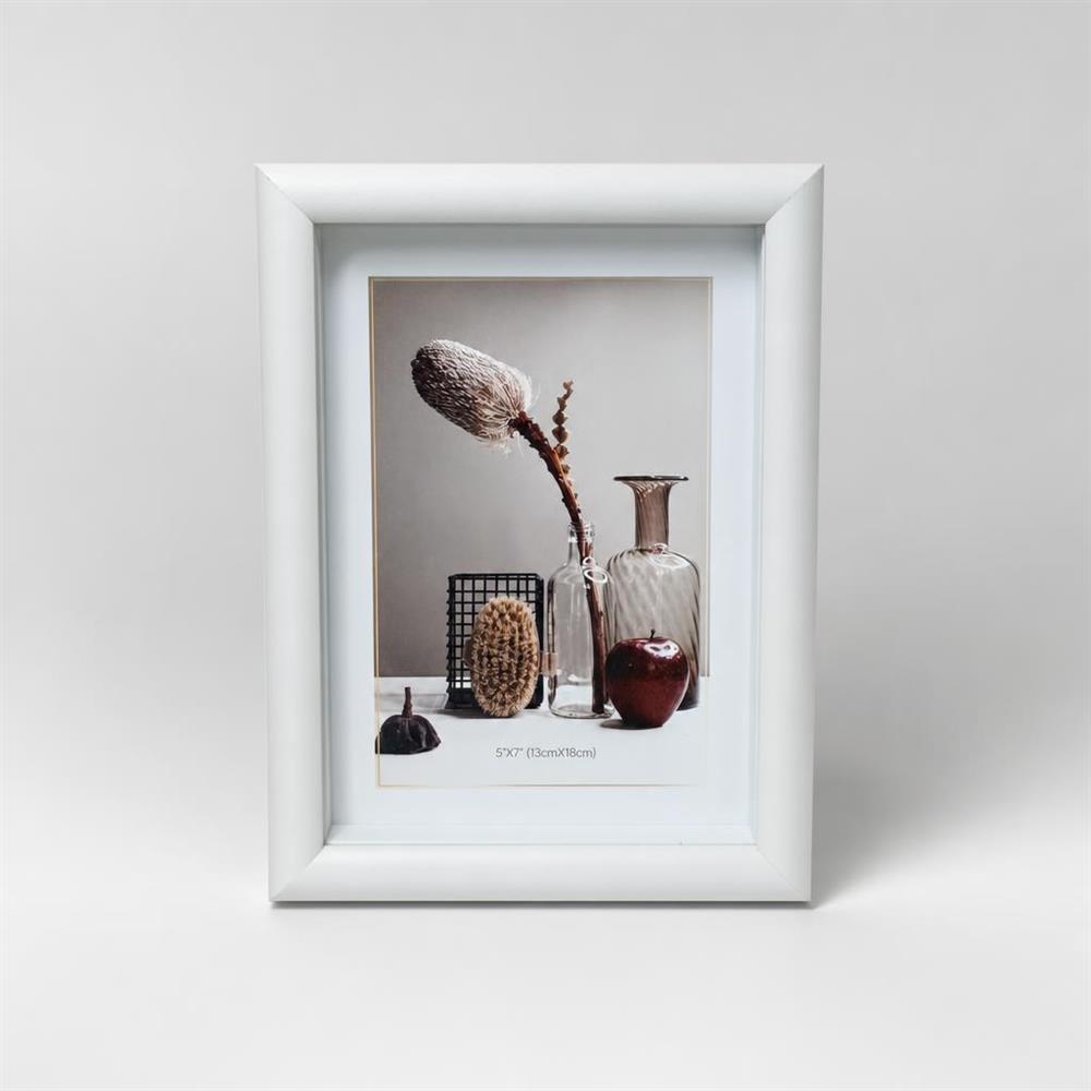 برواز صور 13 * 18 cm - أبيض